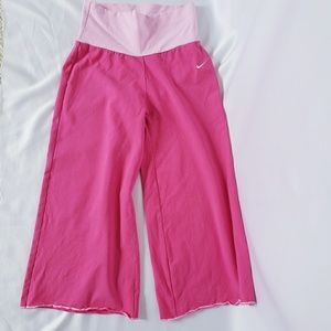 Nike Flare Capri Pants